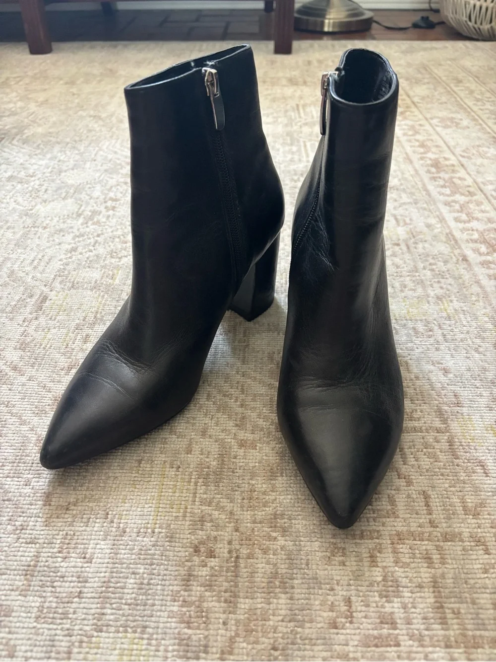 EUC Steve Madden Black Leather Nadalie Pointed Toe Ankle Boot Block Heel Size 8